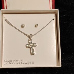 Source Unknown Silver Cross Necklace Set
